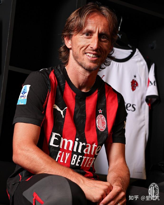 ESPN：斯洛特在利物浦很受欢迎，有人对他被萨拉赫炮轰表示同情